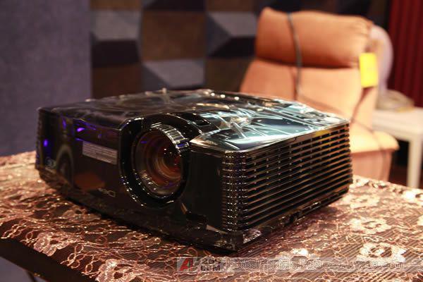 ʥ�Q���N����HC4000ͶӰ�C(j��)��(y��u)�����b10000Ԫ