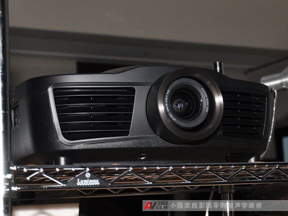 ������EH-R4000��EH-R1000ͶӰ�C(j��)���ڰl(f��)��