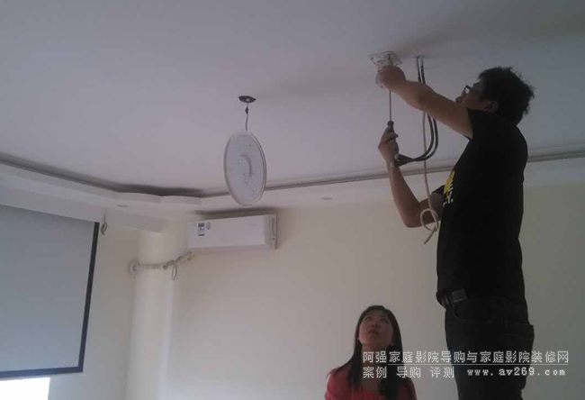 �fԪ��(n��i)��(qi��ng)��С�C(j��)����W1075�͏dӰԺ���b����